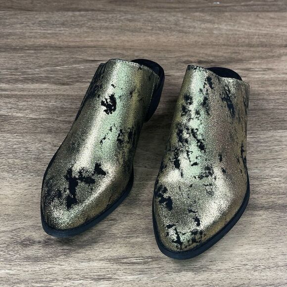 Very Volatile Women's 6 Moonstruck Mules Booties‎ Gold Black Slip On NEW - Picture 3 of 8